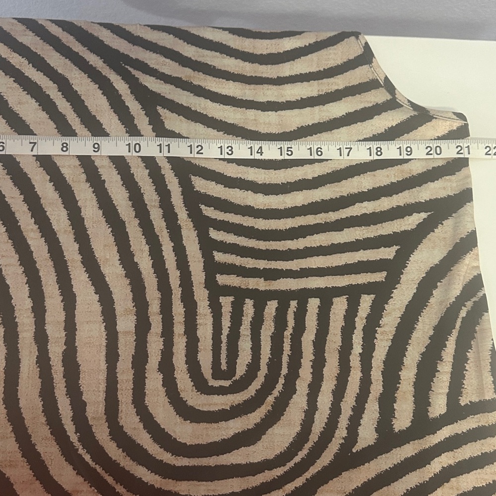 🔥 3 FOR $25 SALE 🔥Zebra Print Button-Up Sleeveless Top - Picture 6 of 7